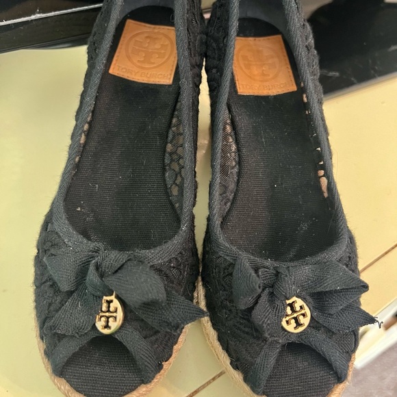 Tory Burch wedges - size 7 🖤 - Picture 2 of 3